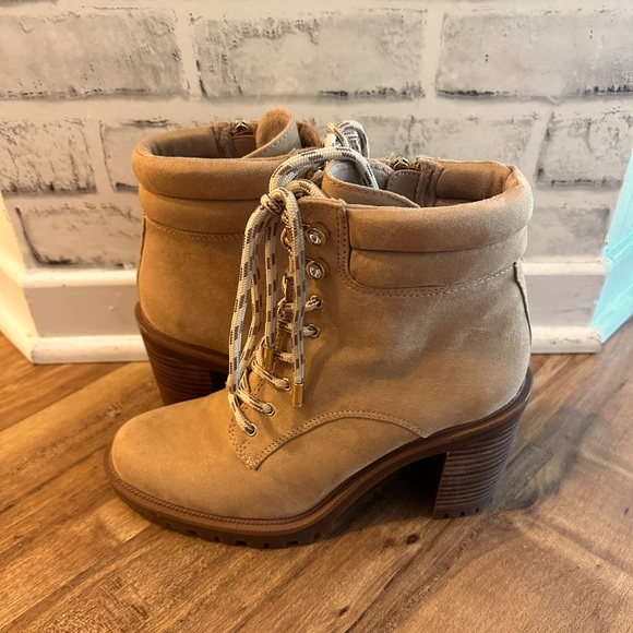 Jennifer Lopez Georga Ankle Boots - Picture 2 of 7